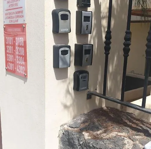 En Playa Roca Primer Linea De Mar