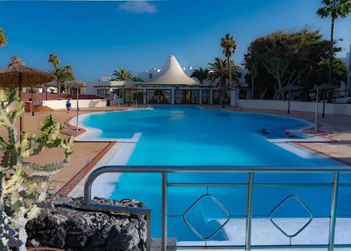 En Playa Roca Primer Linea De Mar Appartement Costa Teguise