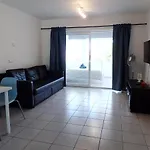 Apartman En Playa Roca Primer Linea De Mar