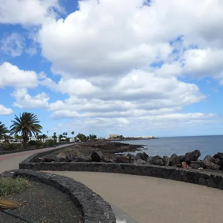 Lägenhet En Playa Roca Primer Linea De Mar *
