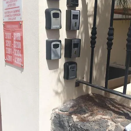 En Playa Roca Primer Linea De Mar