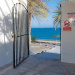 Apartment En Playa Roca Primer Linea De Mar Costa Teguise