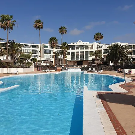 En Playa Roca Primer Linea De Mar Daire Costa Teguise