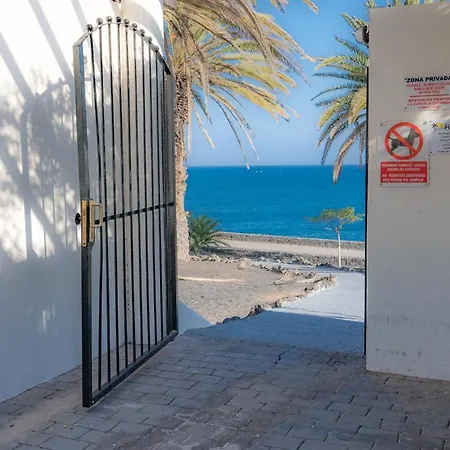 Apartamento En Playa Roca Primer Linea De Mar Costa Teguise