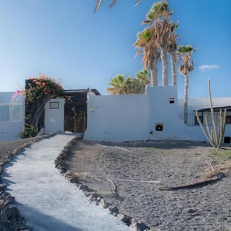 En Playa Roca Primer Linea De Mar Apartamento Costa Teguise